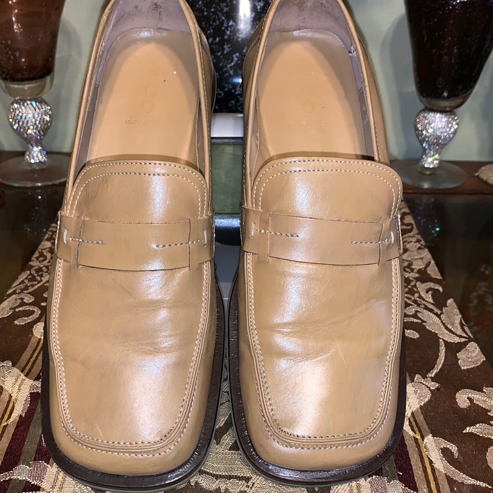 Gently loved Women Aldo loafers size 10.